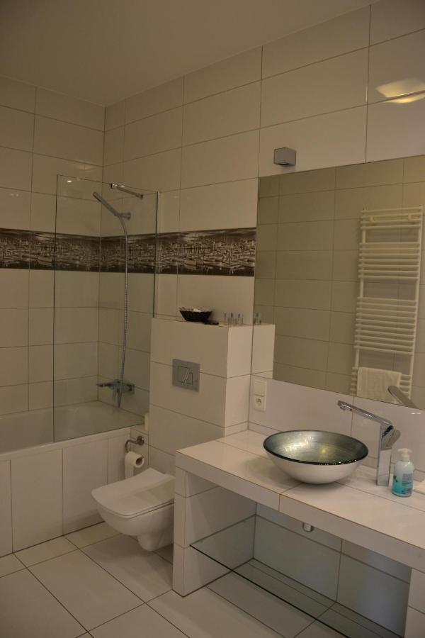 Apartamenty Centrum Nad Motlawa Z Widokiem Na Patio Z Balkonem Gdańsk Eksteriør billede